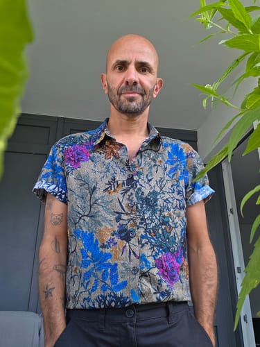 Customer photo review of Chemise à manches courtes respirante à motif floral rétro pour homme