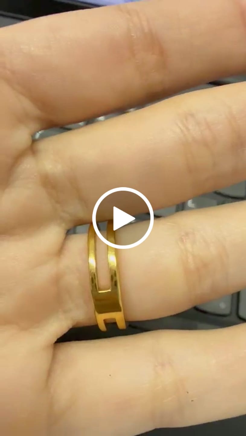 Customer video review of Anel Cruz Banhado em Ouro 18k