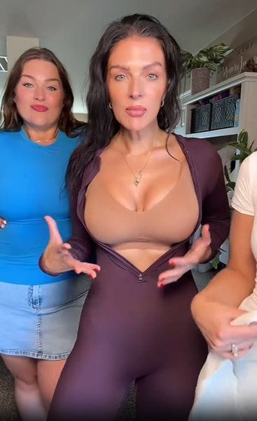 Customer photo review of Seamless Soft Comfort Jelly Strip Wireless Bra