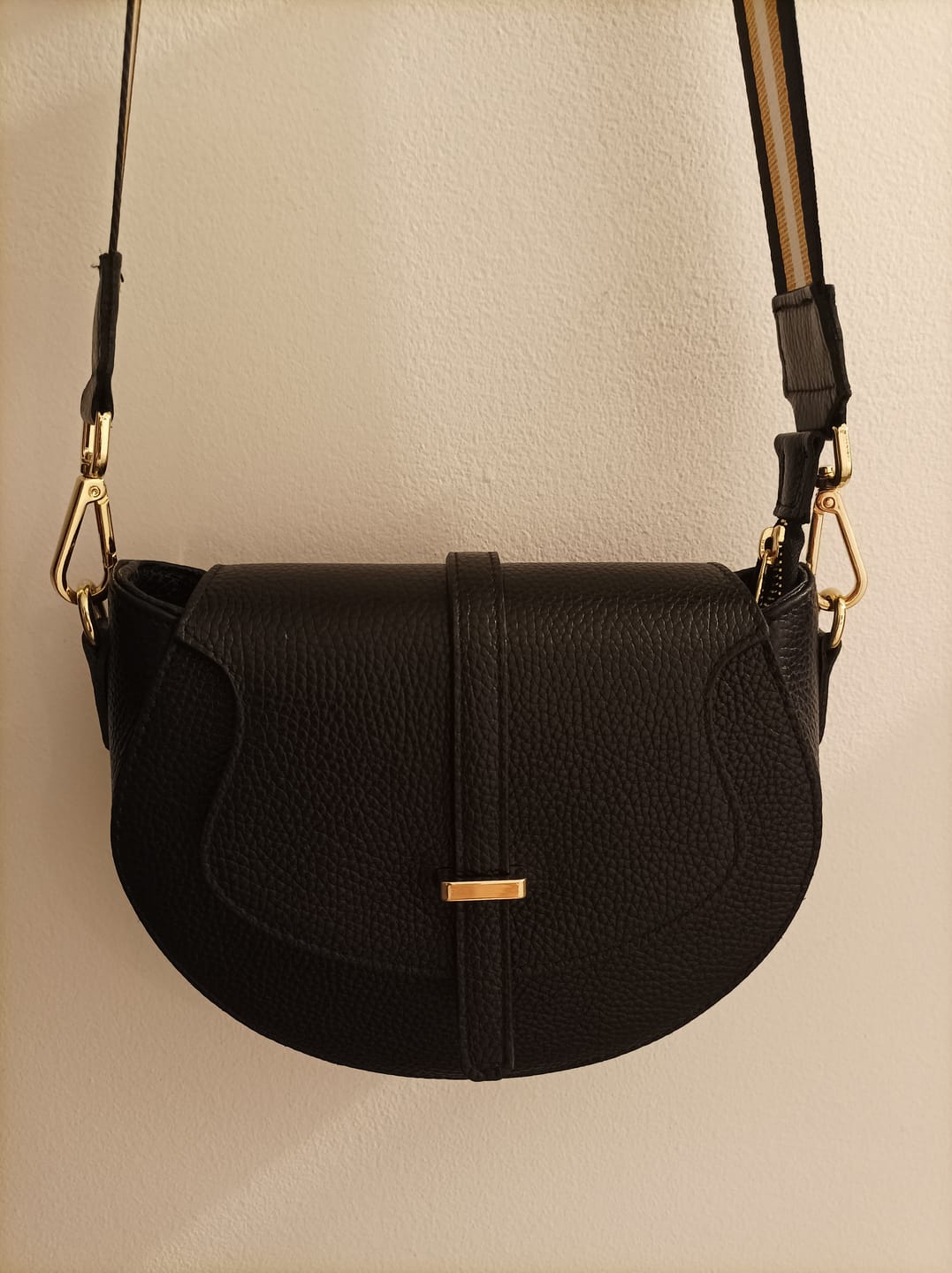 Customer photo review of Luna - Mini Borsa a Tracolla in Pelle
