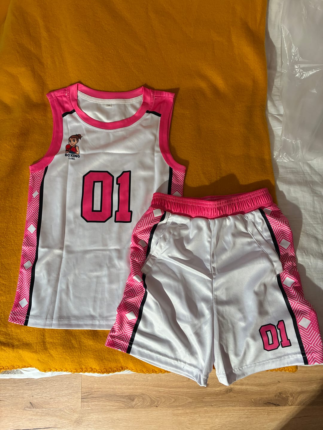 Customer photo review of Benutzerdefinierter Basketballanzug für Erwachsene und Kinder Personalisiertes Trikot