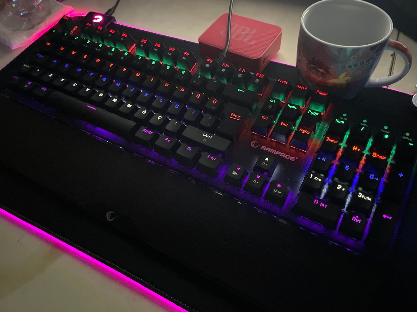 Customer photo review of Kb-R86 Umbra Rainbow Blue Switch Mekanik Oyuncu Klavyesi-Siyah