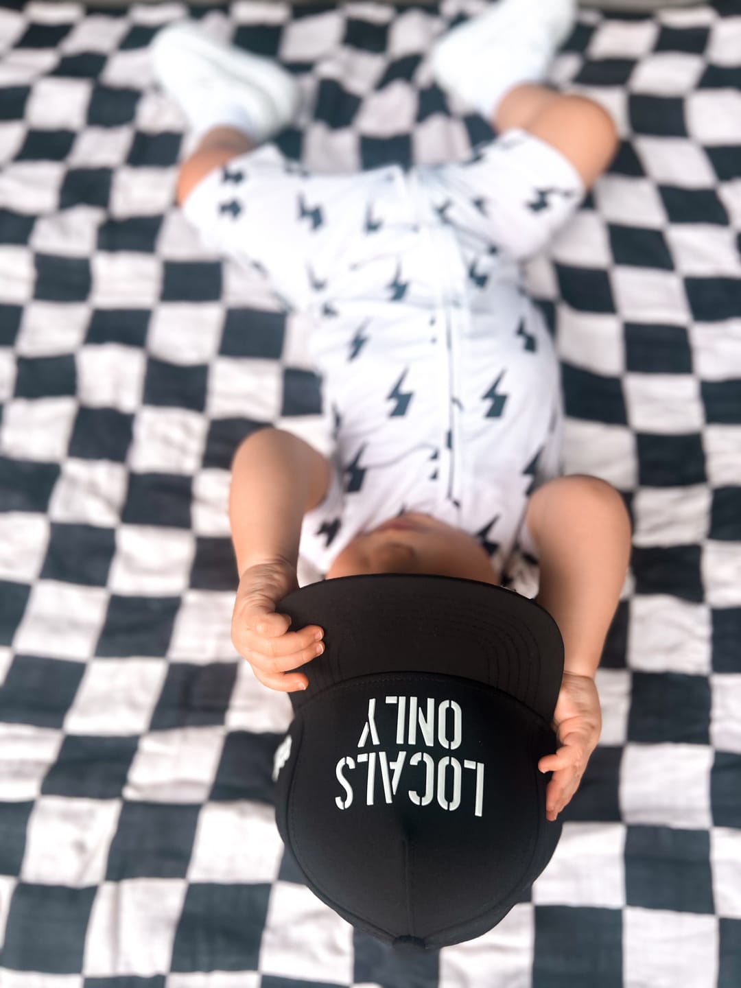 Customer photo review of Organic Muslin Quilt in Warped Tour x Venice