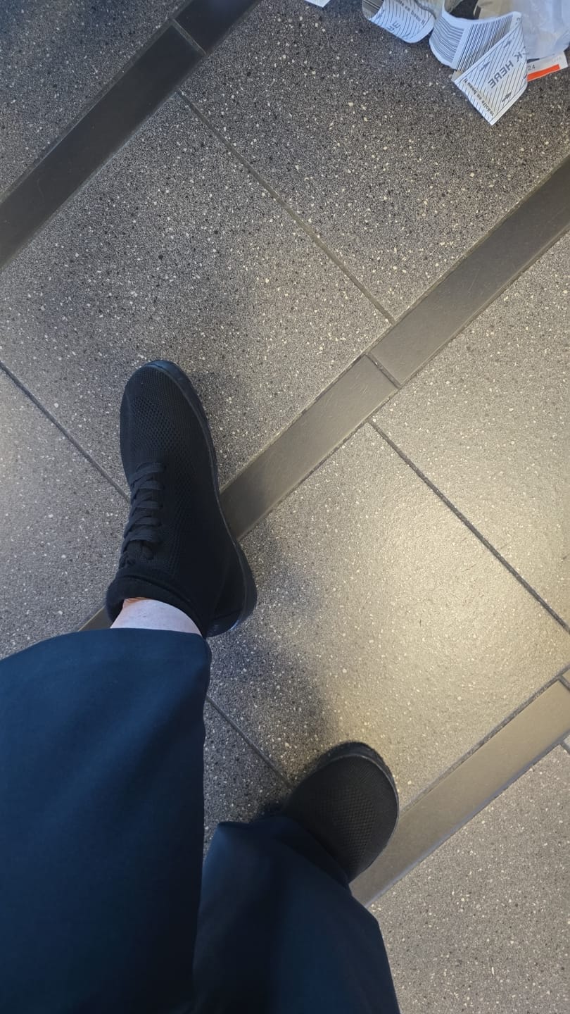 Customer photo review of Vaistoa Iloa Mid | Knitted Barefoot Sneakers