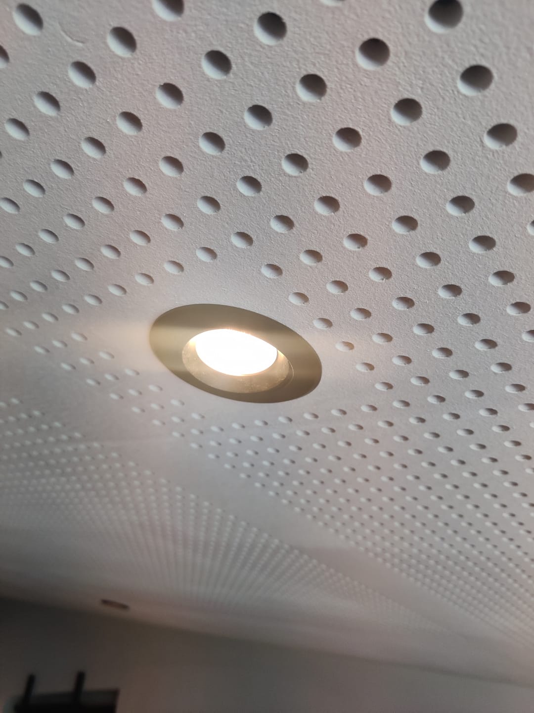 Customer photo review of 2850K LED Spot Warm White | 60°, 6W CRI90, 24V DC, MR16 Retrofits
