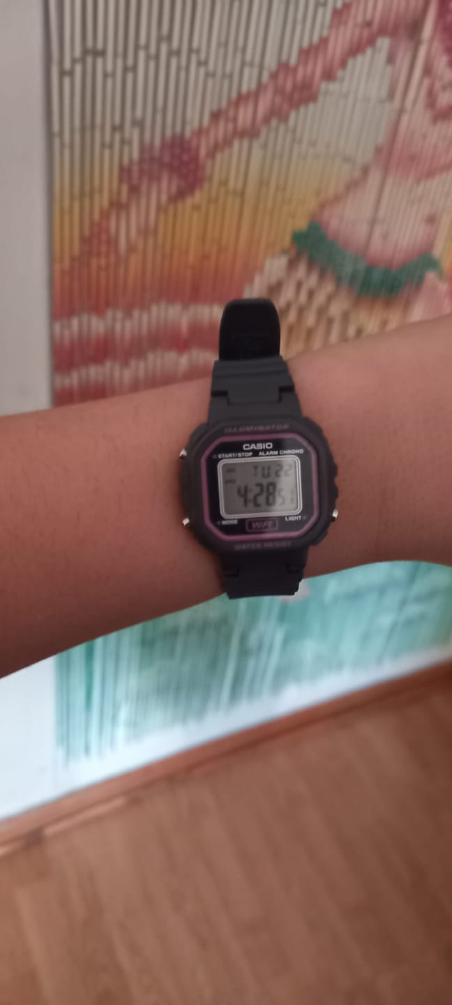 Customer photo review of Reloj Casio Vintage LA-20WH-8ADF Gris Rosado