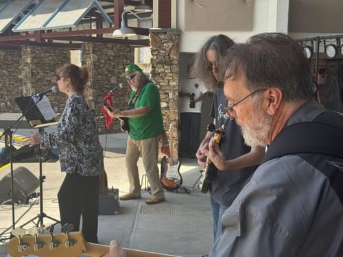 Customer photo review of Zero-Gravity Strap for Guitar & Bass