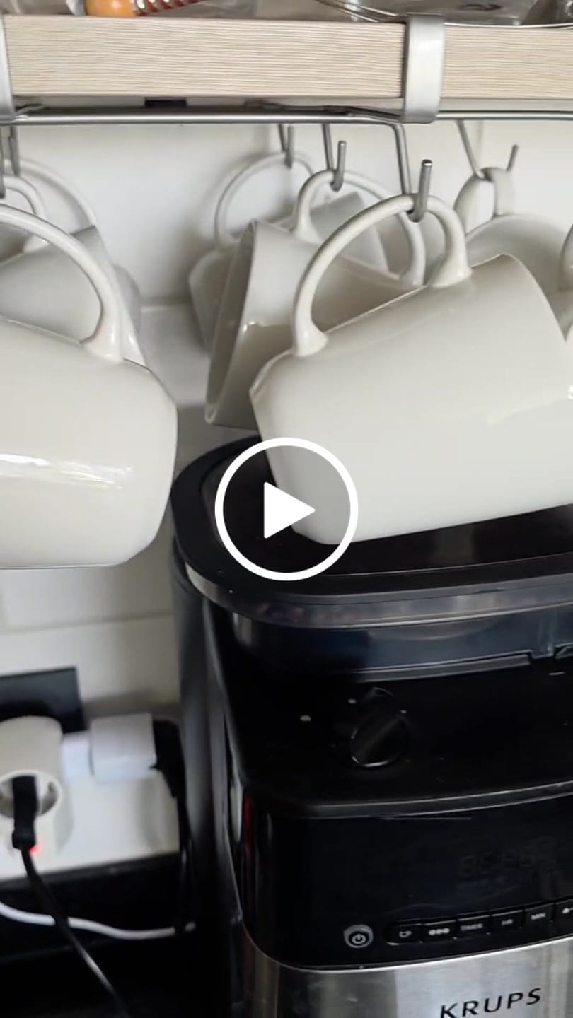 Customer video review of Organizador de Tazas y Utensilios de Cocina Spider-Mug Metaltex®