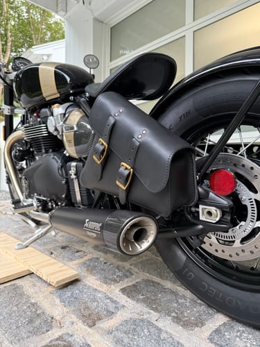 Customer photo review of Triumph Bobber Speedmaster Left Side Solo Bag - TBL01