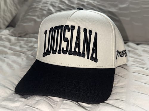 Customer photo review of LOUISIANA SNAPBACK - OFF WHITE EDITION