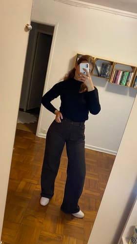 Laryssa P. review of Calça Jeans Wide Leg Buriti Marrom Escuro image 1 out of 1