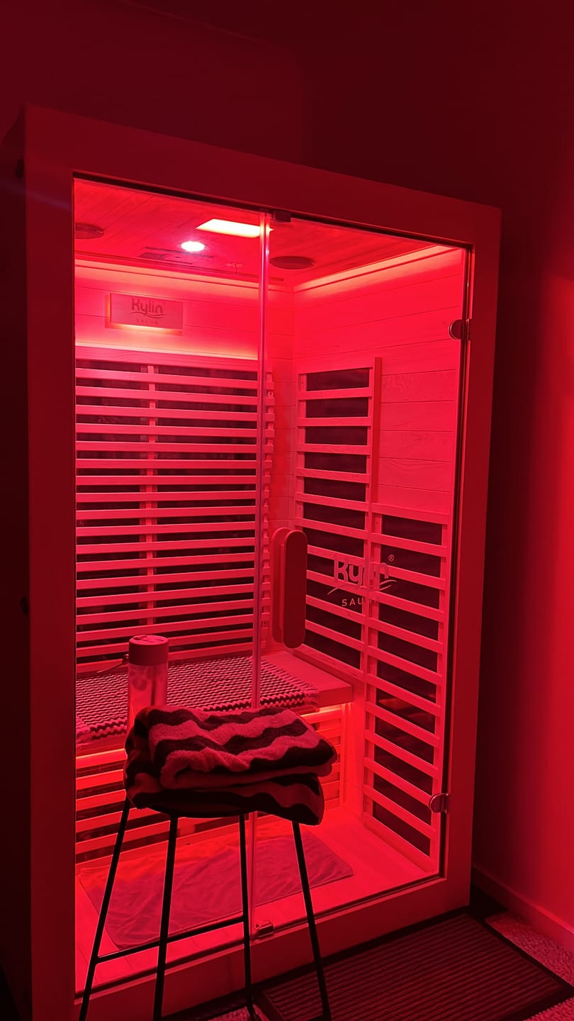Customer photo review of Kylin Low EMF Carbon Infrared Sauna 2 Person with floor heater H6201-F