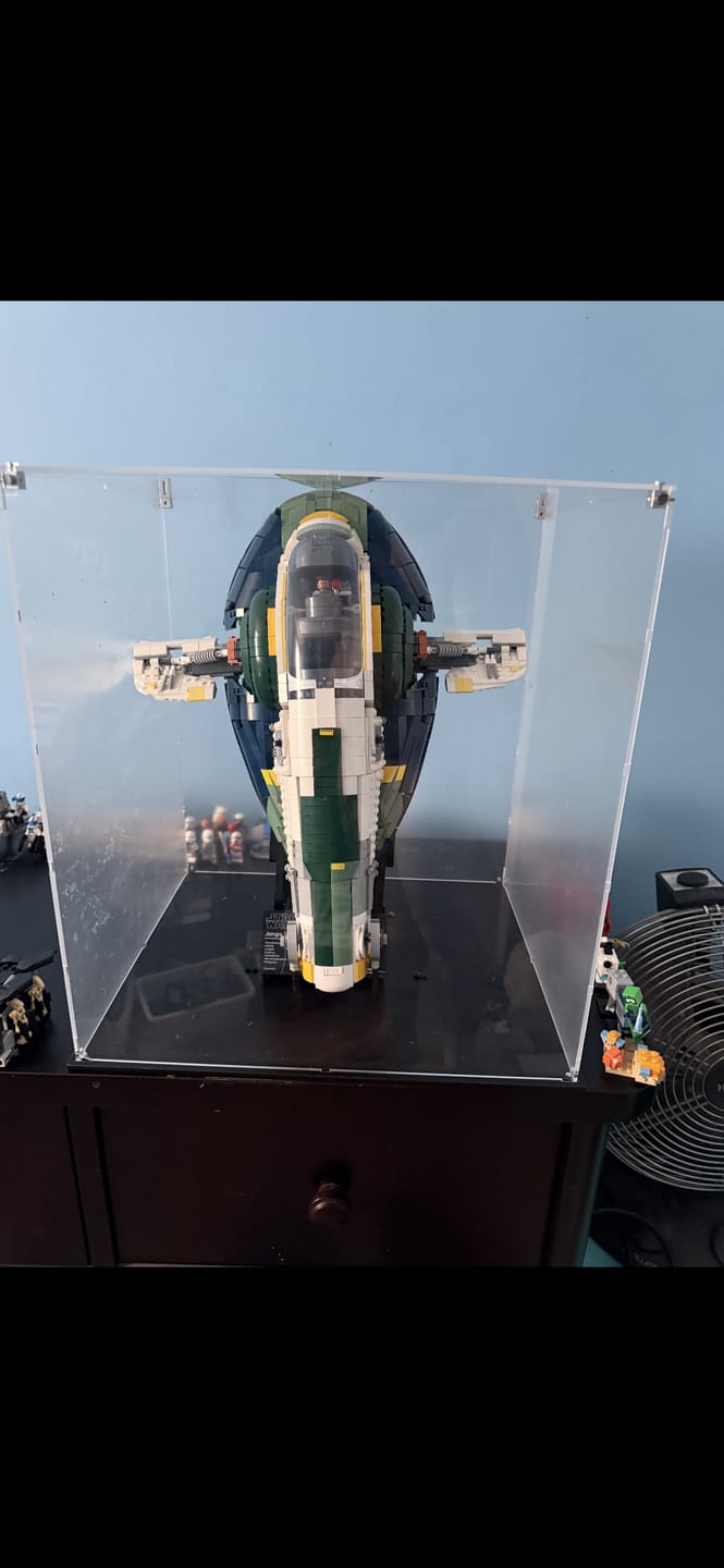 Customer photo review of Display Case for LEGO® 75409 Star Wars™ Jango Fett's Firespray-Class Starship