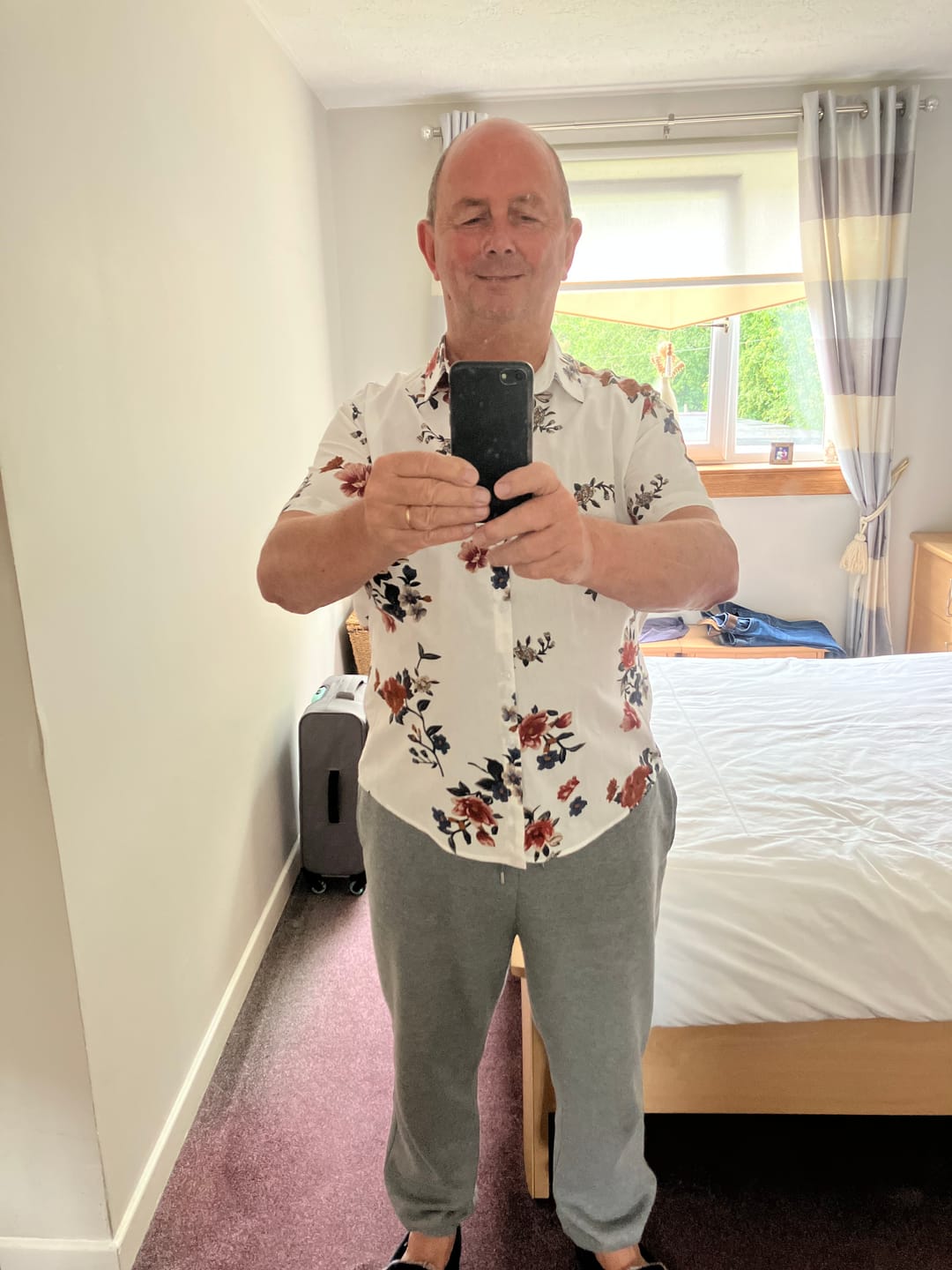 Customer photo review of Men's Cotton Floral Casual Flower Print Hawaiian Button Up Beach Short Sleeve Shirt