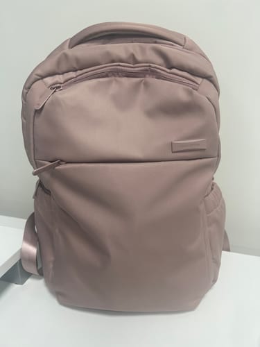 Customer photo review of Mochila Dott Laptop 15.6" Cool Capital Rosa