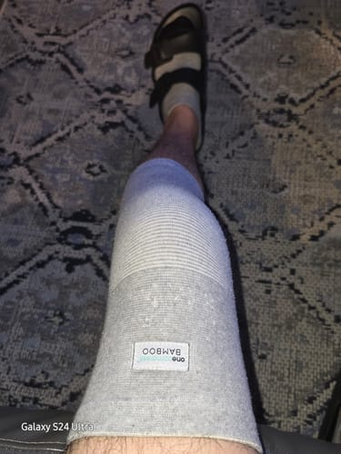 Customer photo review of Premium Bamboo Knee Sleeve (Single)
