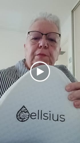 Avis vidéo d'un client sur Coussin Orthopédique Genoux Cellsius - Le secret d'un sommeil sans douleur