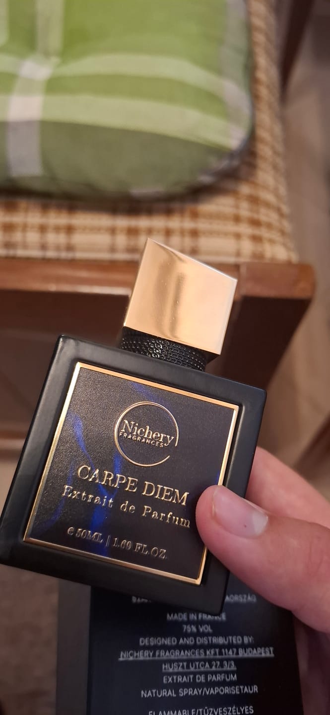 Customer photo review of Nichery Carpe Diem Extrait de Parfum - Férfi 50ml
