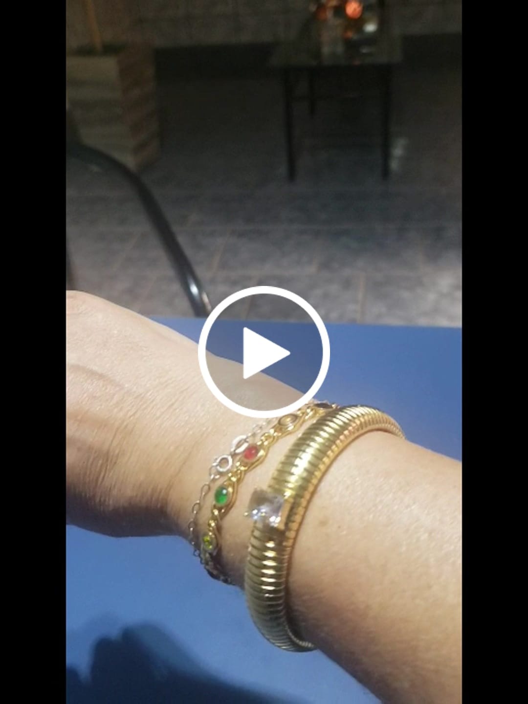 Customer video review of Bracelete Capri Banhado em Ouro 18k
