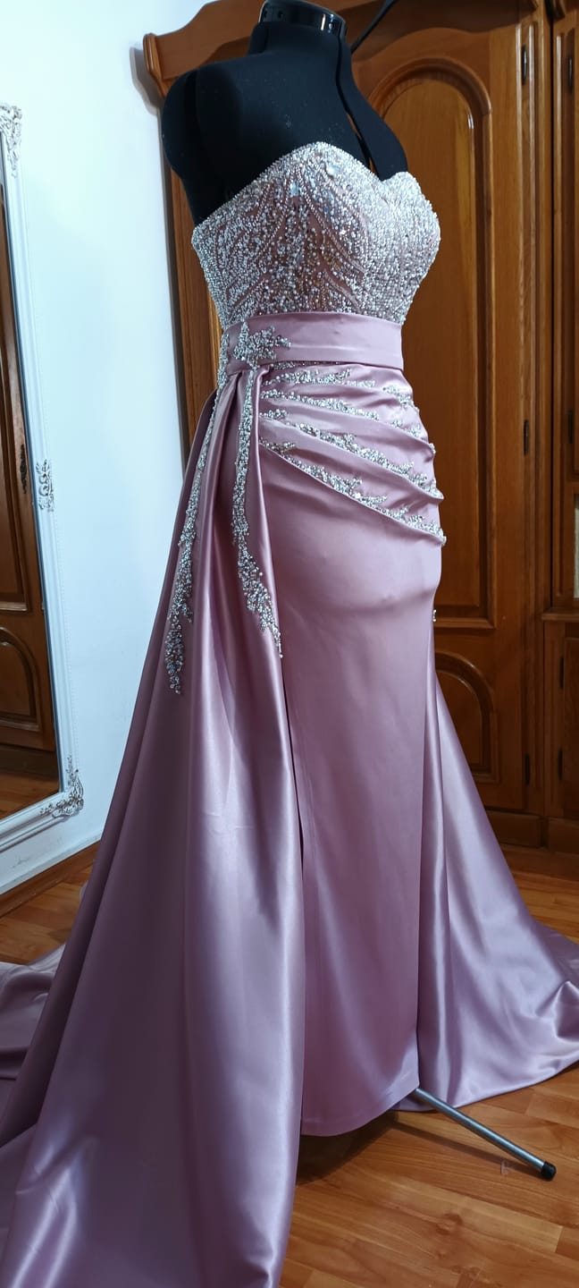 Customer photo review of Dantela Couture Argintie pe Tulle Nude cu Panou, cu Perle, Margele si Paiete
