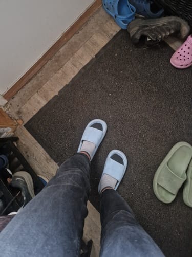 Customer photo review of HappyFlops