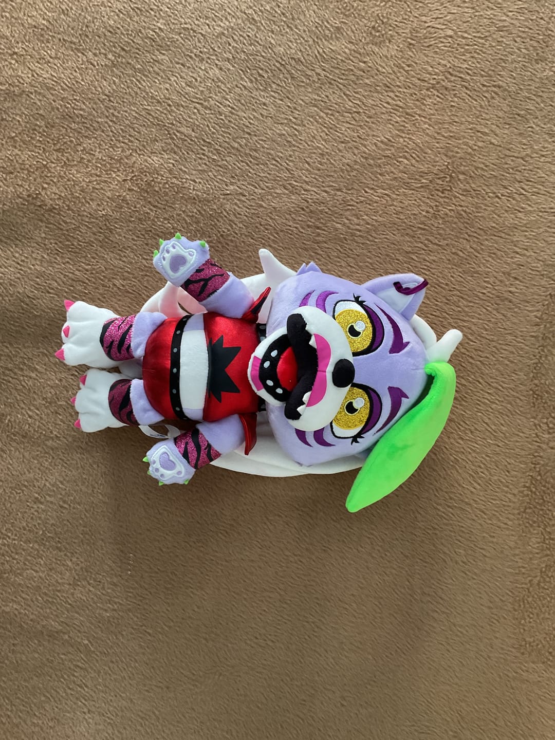 Customer photo review of Five Nights at Freddy's - Roxanne Wolf Collector's Plush