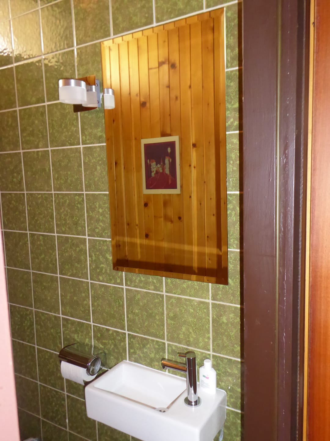 Customer photo review of Spiegel ohne Rahmen, Badspiegel & Wohnzimmerspiegel inkl. Befestigungsset, mit Facette, Eckig