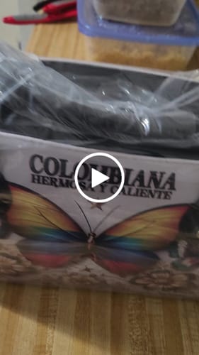 Customer video review of Colombiana Hermosa y Caliente - Personalized Leather Handbag COL05