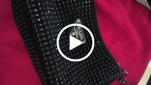 Customer video review of Glitzer Umhängetasche