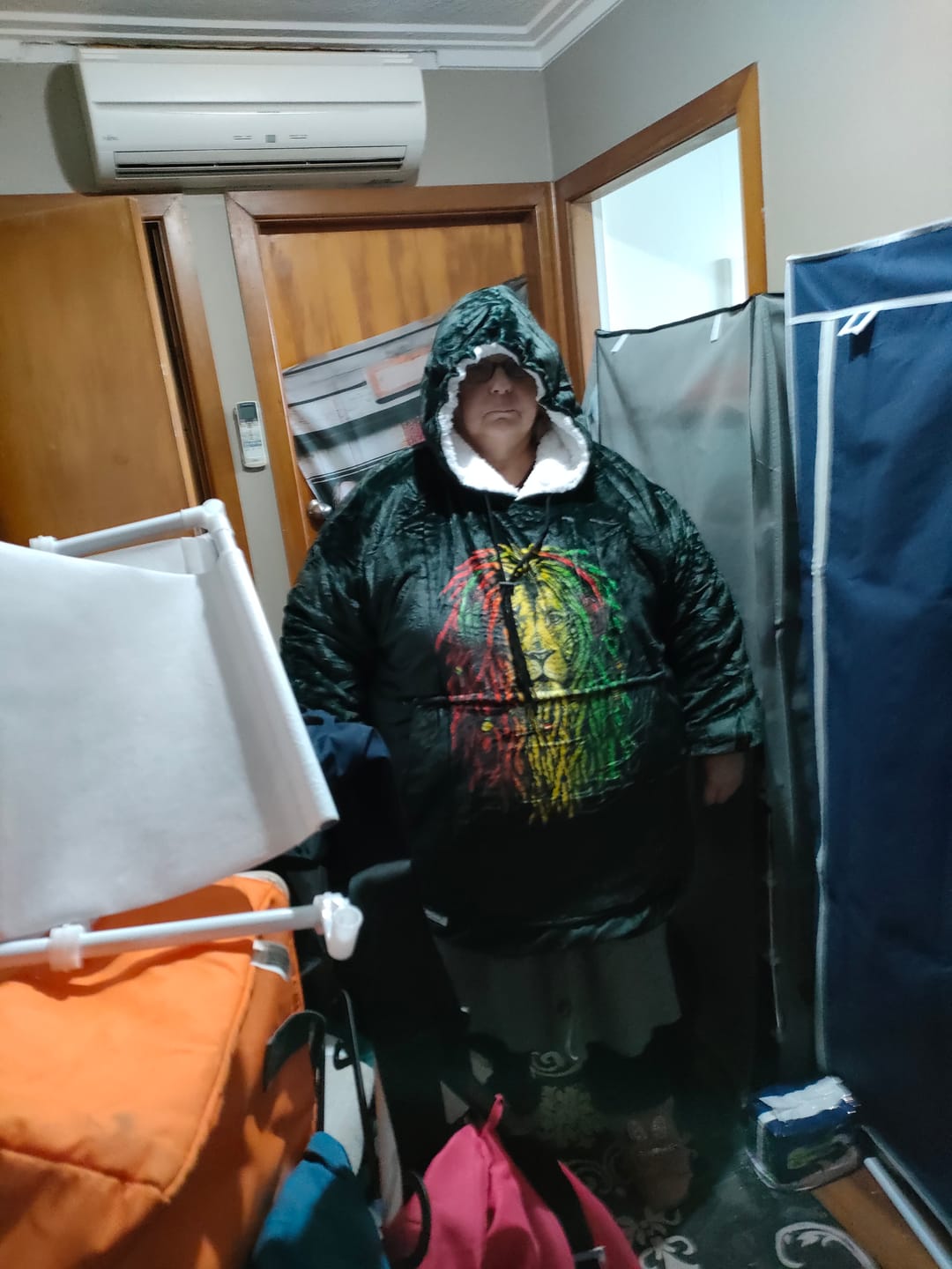 Customer photo review of ADULTS BLANKET HOODIE - RASTA LION