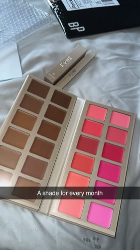 Customer photo review of LIGHT / MEDIUM CREAMS PALETTE (+SPATULA)