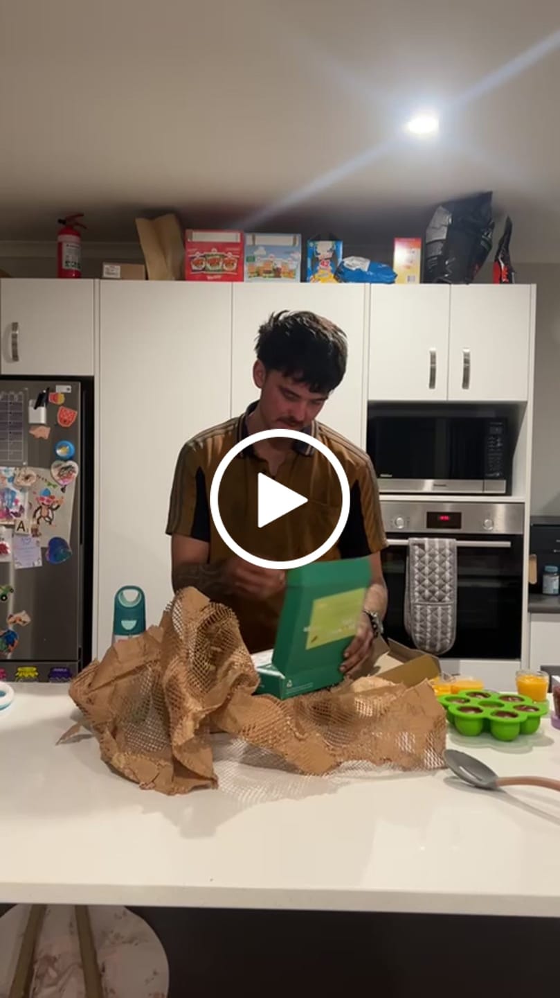 Customer video review of Custom message dick brownie