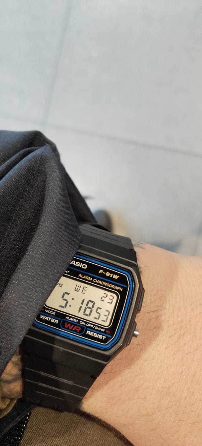 Customer photo review of Reloj Casio Vintage F-91W-1JH Packaging JDM