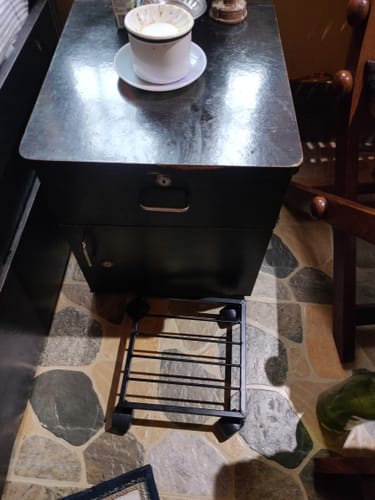 Customer photo review of United Crafts Rozy Wheel Pot Stands for Planters