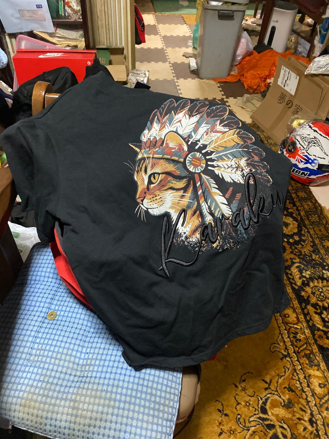 Customer photo review of 「インディアン酋長猫」プリント＆karaku刺繍入りコットンTシャツ