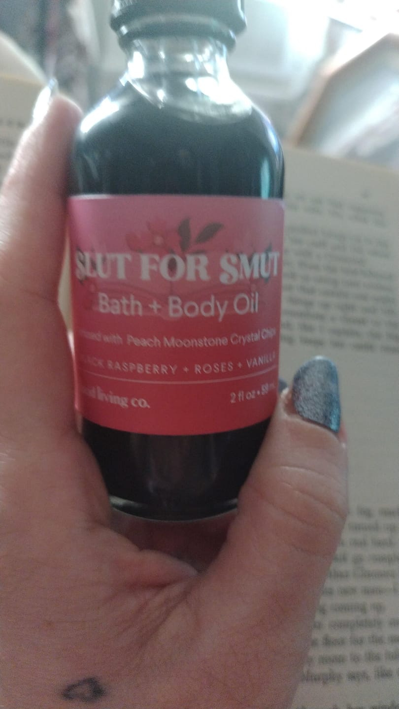 Customer photo review of Slut for Smut Bath & Body Oil