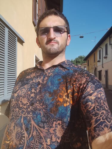 Customer photo review of Chemise de villégiature à manches courtes pour homme, motif floral rétro, 100 % rayonne