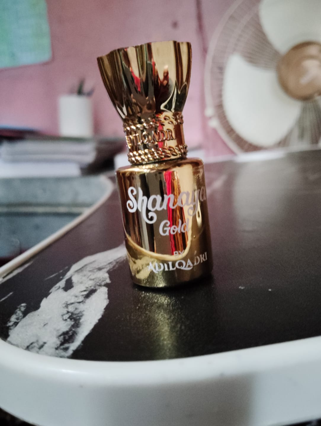 Customer photo review of Shanaya Gold Luxury Attar Perfume