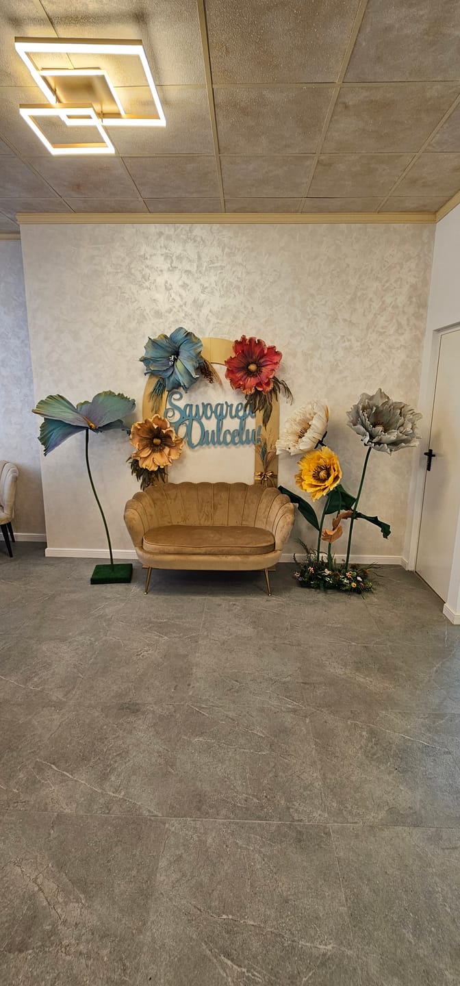 Customer photo review of Canapea CAMELLIA 2, bej/auriu, stofa catifelata/metal, 135x76x77 cm