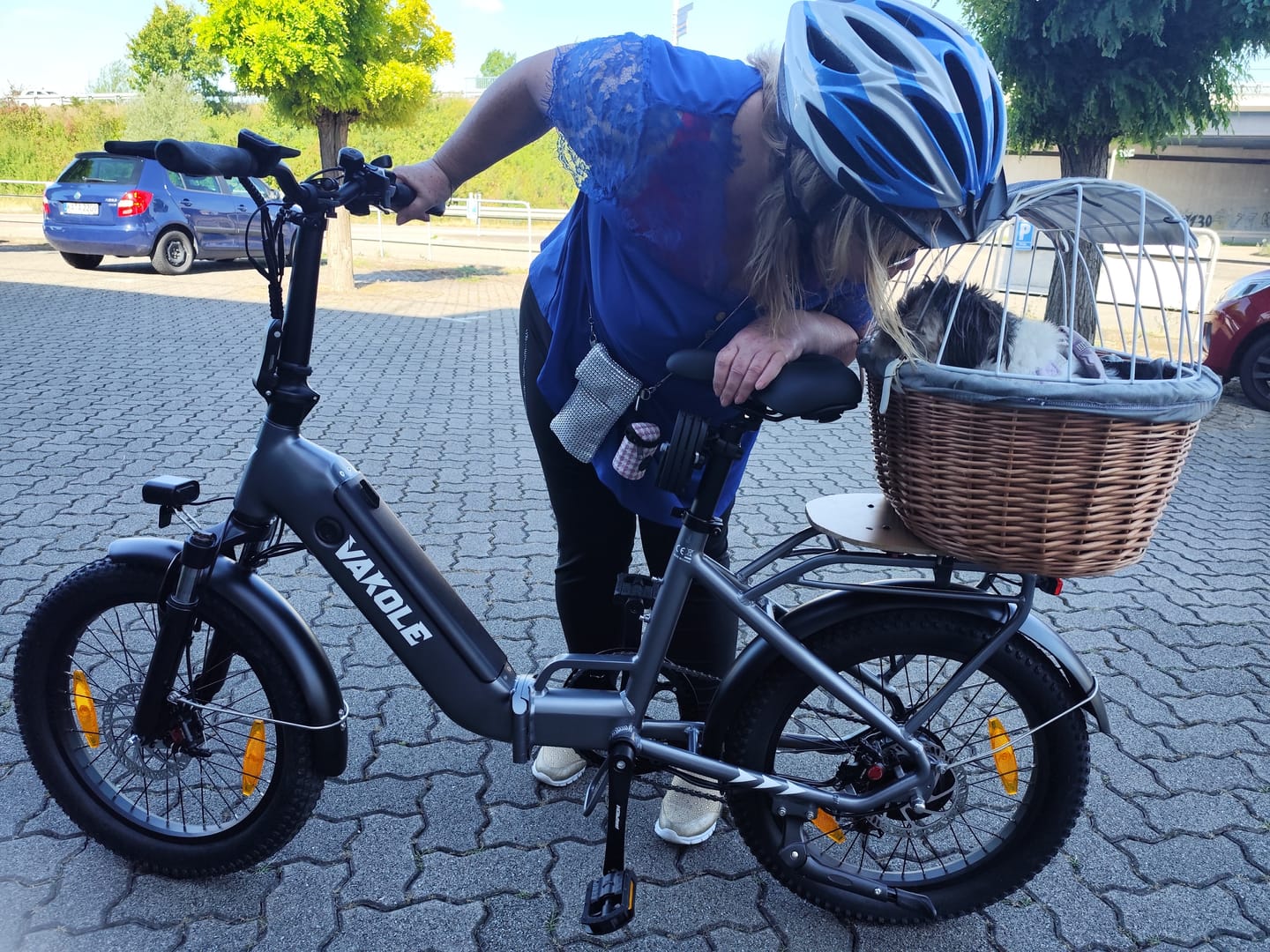 Customer photo review of Vakole VT4 2025 Version 250W 20" Foldable Electric Bike 468Wh Compact Step-through E-bike 36V 13Ah Battery
