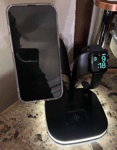 Customer photo review of 5-in-1 Magnetic Wireless Charger Stand for iPhone, Apple Watch, and AirPods