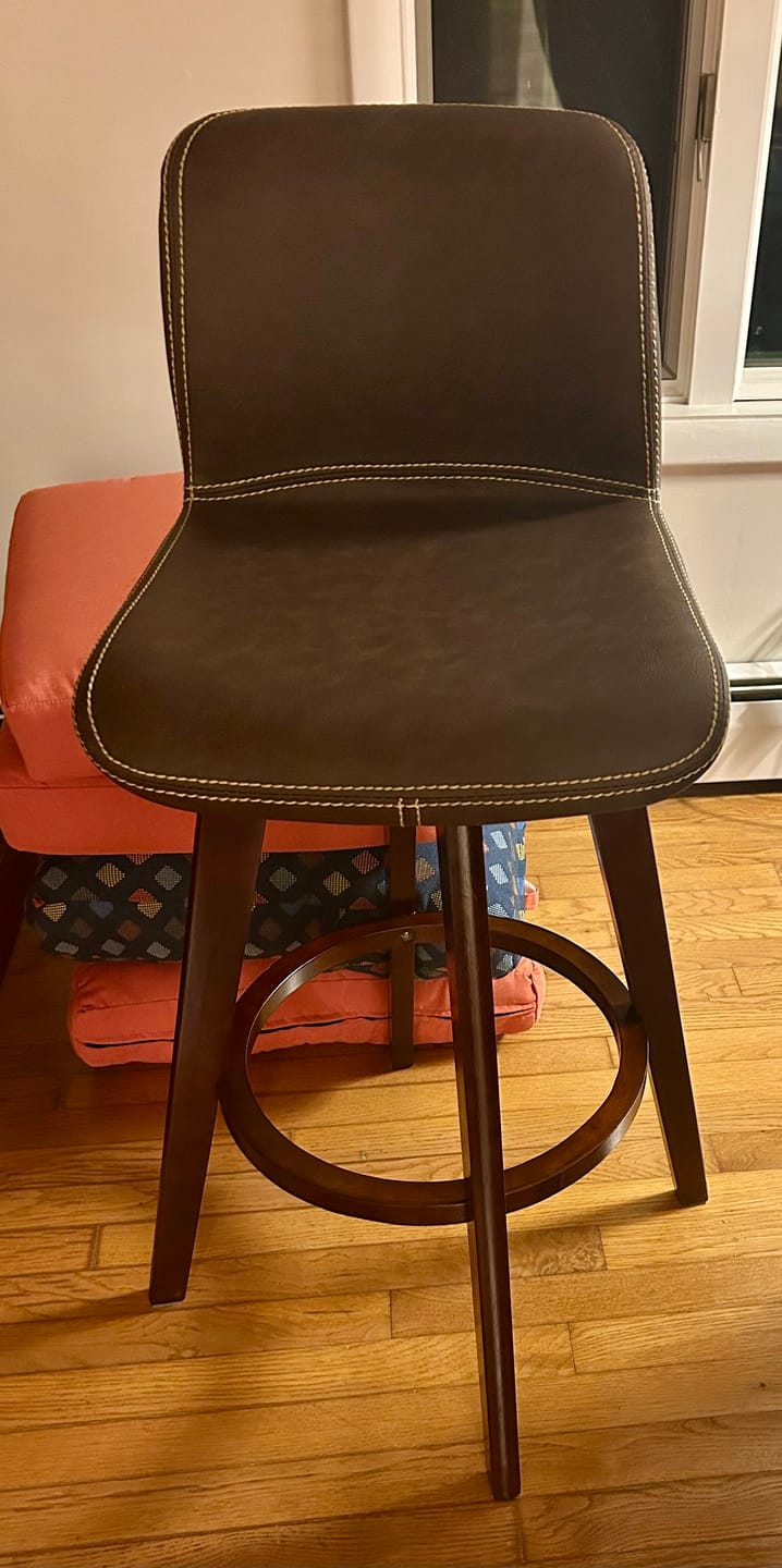 Customer photo review of Living Room Leather Saddle Seat Backrest Wood Bar Stool