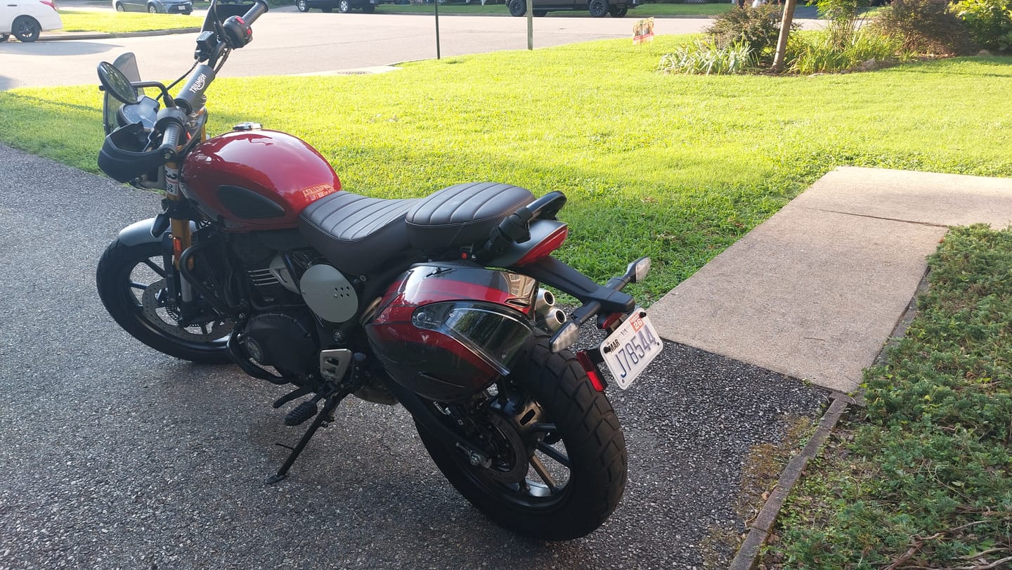 Customer photo review of Triumph Speed 400 & Scrambler 400 Helmet Hook (lock)