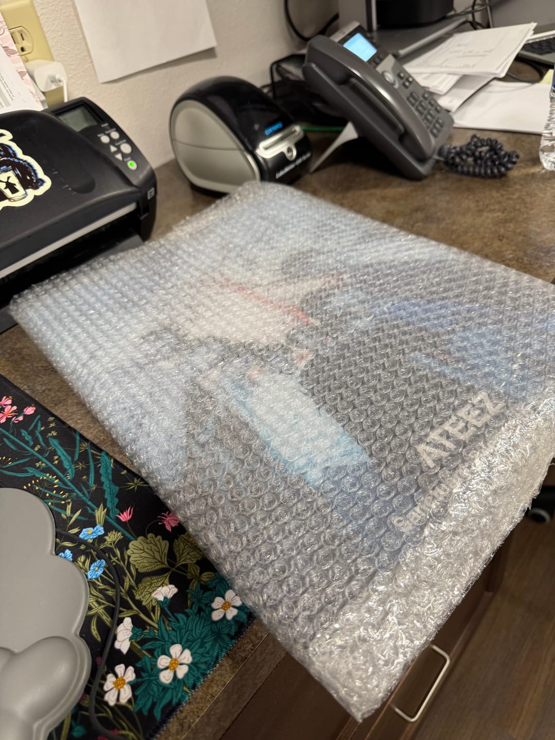 Customer photo review of ATEEZ - BILLBOARD ARTIST : ATEEZ EDITION MAGAZINE
