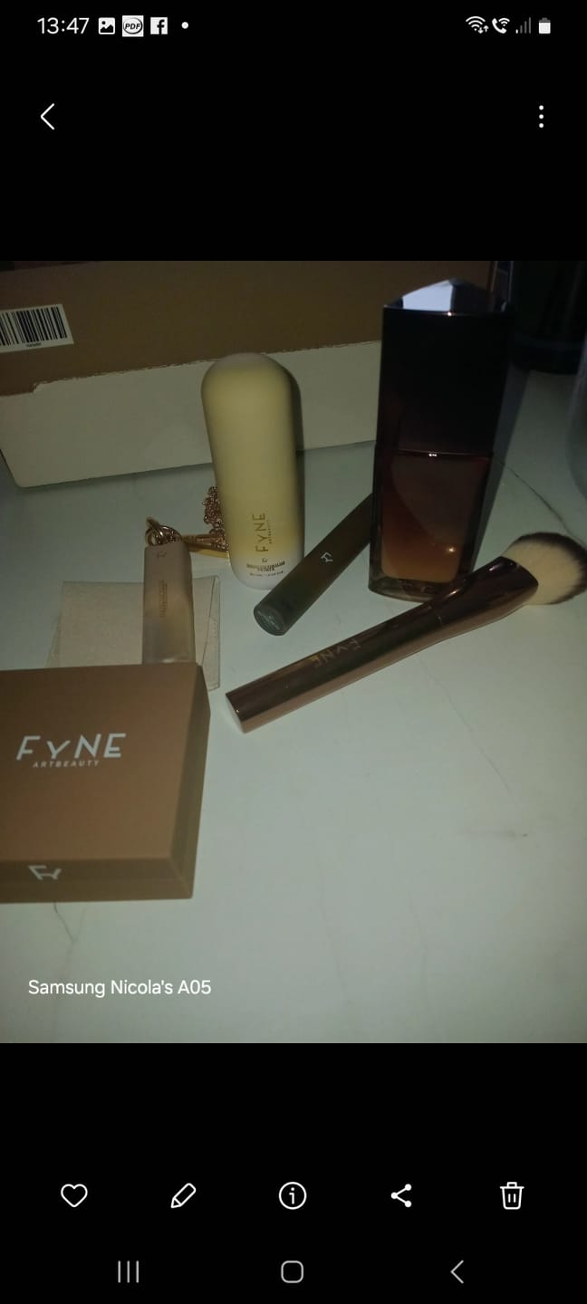 Customer photo review of TEXTURED TOUCH BROW TINT