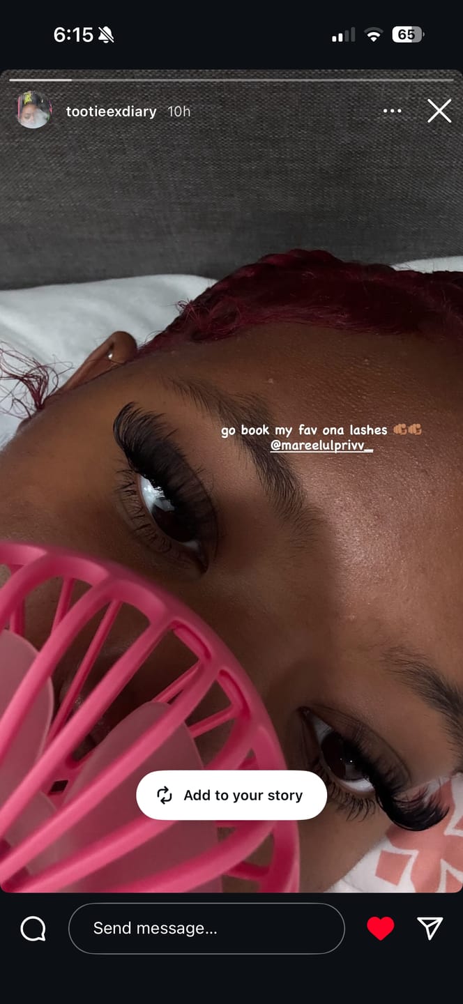Customer photo review of L Boot Volume Lash Tweezer