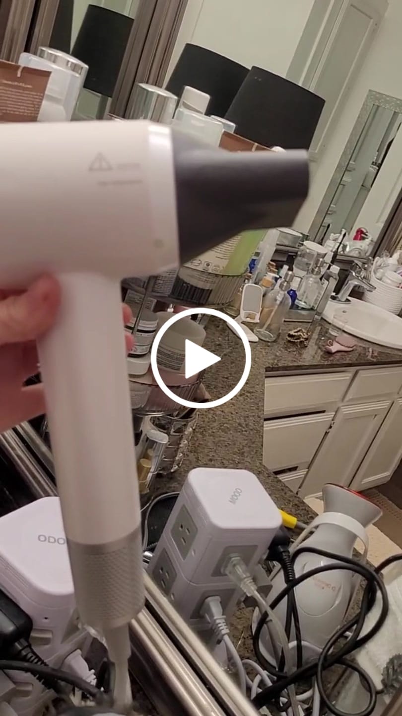 Customer video review of Laifen Swift Special · High-speed hair dryer (3 nozzles)