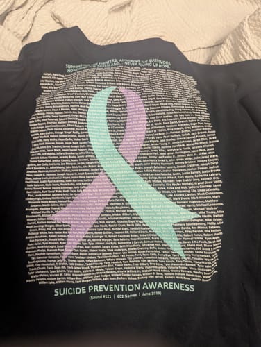 Customer photo review of Round 121 (Unisex Classic Tee | Gildan)