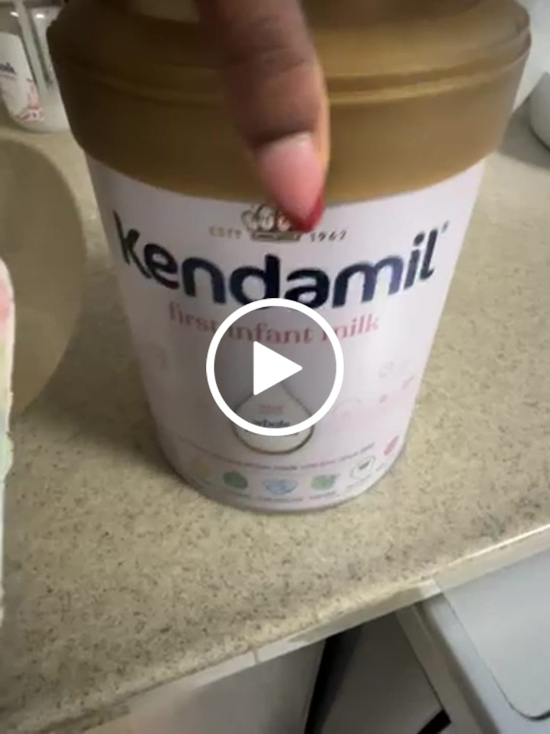 Customer video review of Kendamil Organic Stage 1 Infant Milk Formula From Birth (800g)