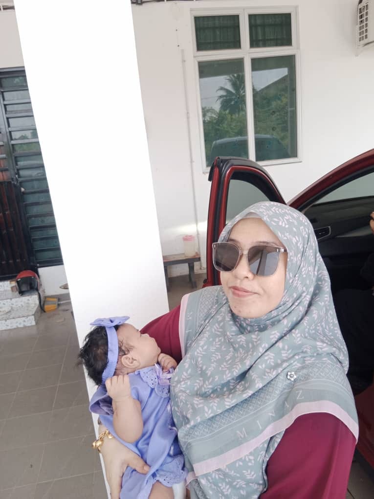 Customer photo review of Jei Square Framed Sunglasses